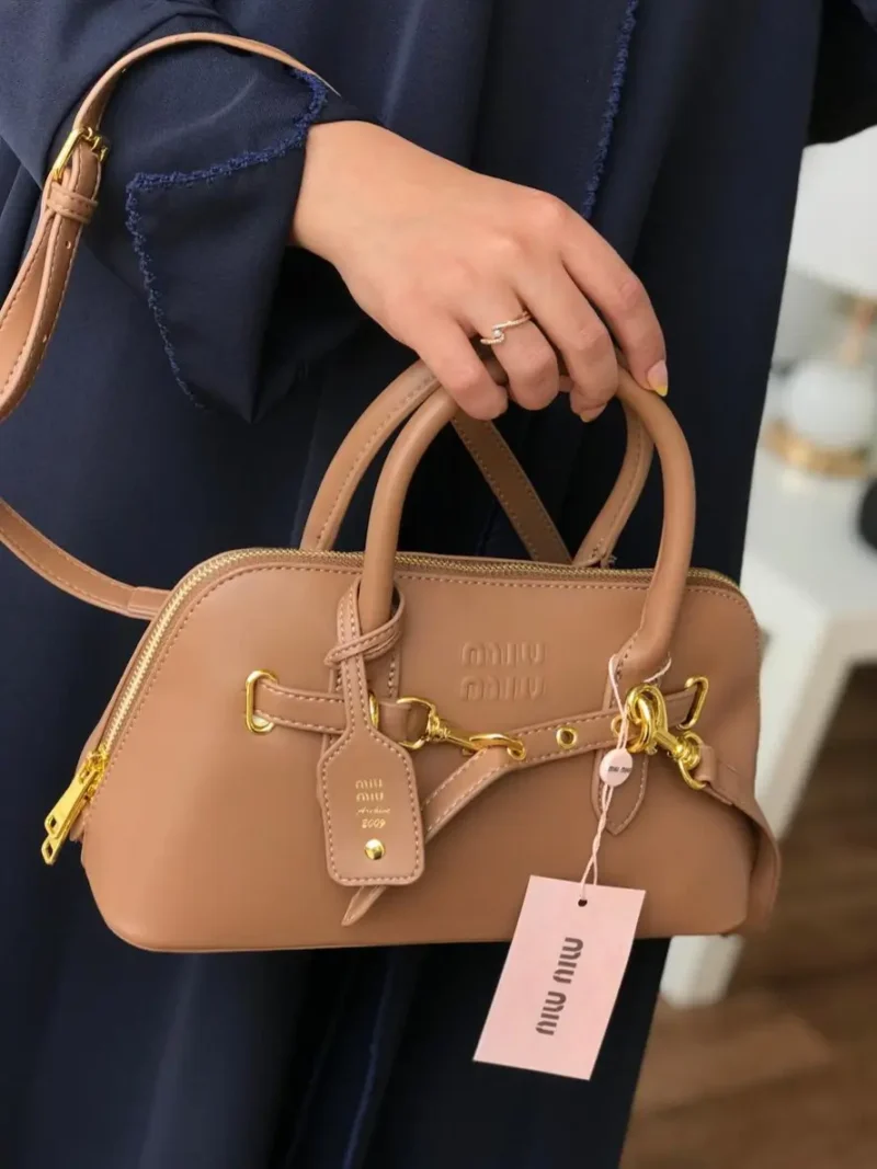 شنطة يد ميو ميو