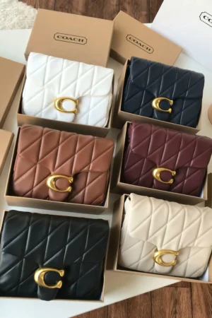 شنط كتف صغيره ماركة كوتش