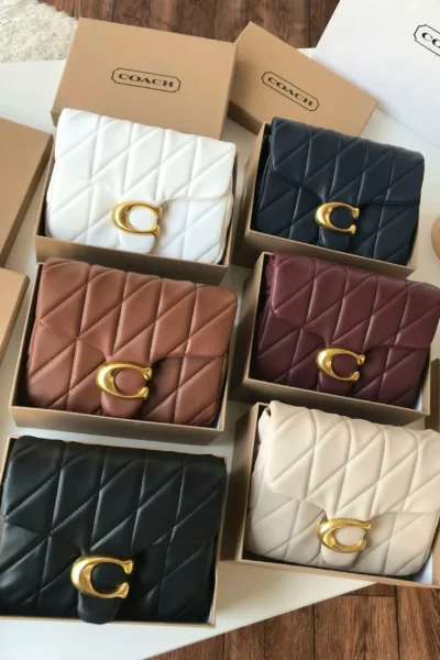 شنط كتف صغيره ماركة كوتش