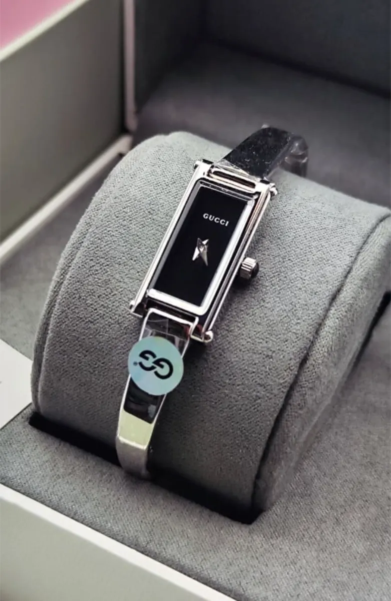 ساعة يد نسائية قوتشي