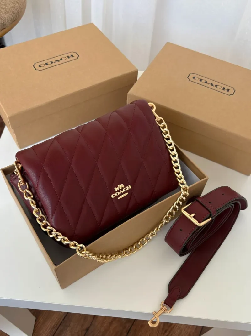 شنطة كوتش عنابي صغيره