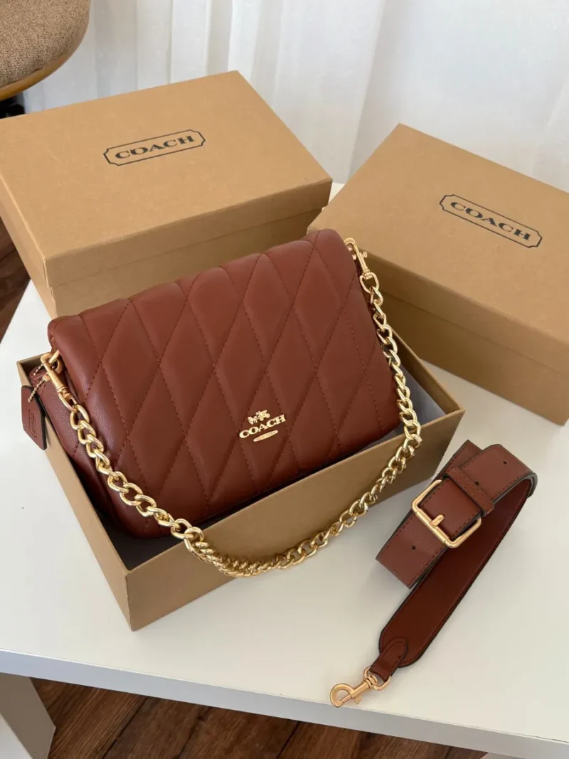 شنطه كوتش لون عودي