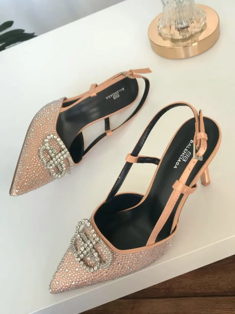 كعب وردي كريستال