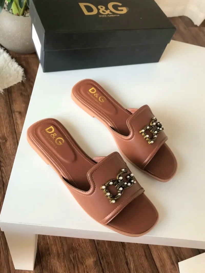 صندل نسائي مريح ماركة دولتشي غابانا