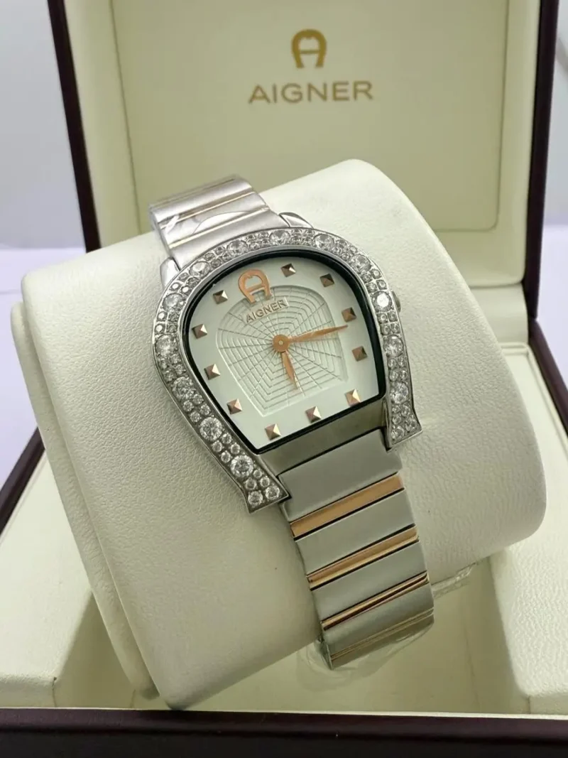 ساعة اقنر الماس