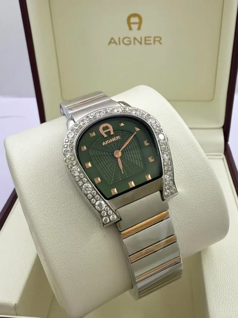 ساعة زركون نسائية ماركة اقنر