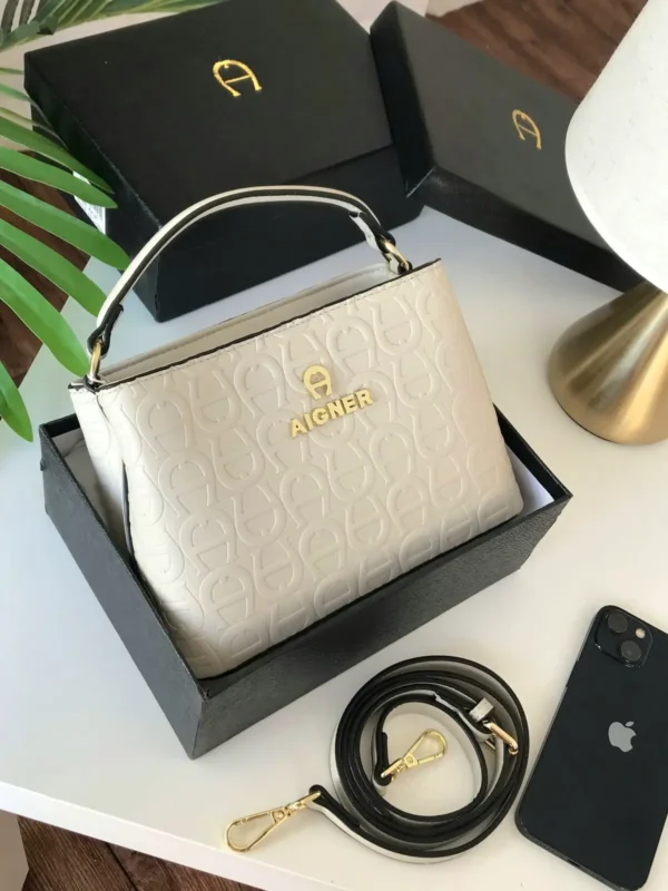 شنطة اقنر ابيض