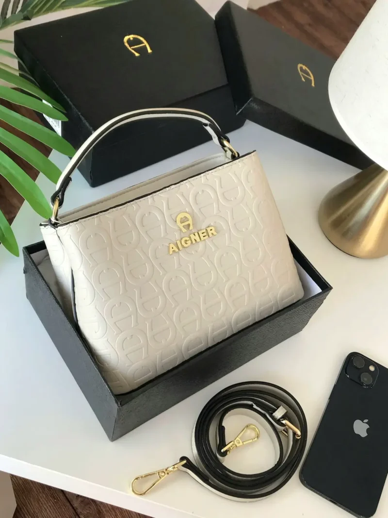 شنطة اقنر ابيض