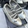 شوز نسائي فضي