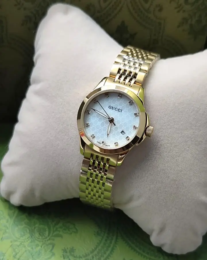 ساعه غوتشي نسائيه ذهبيه