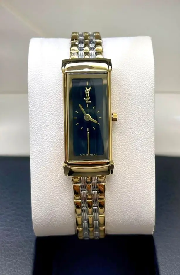 ساعة سان لوران الذهبية