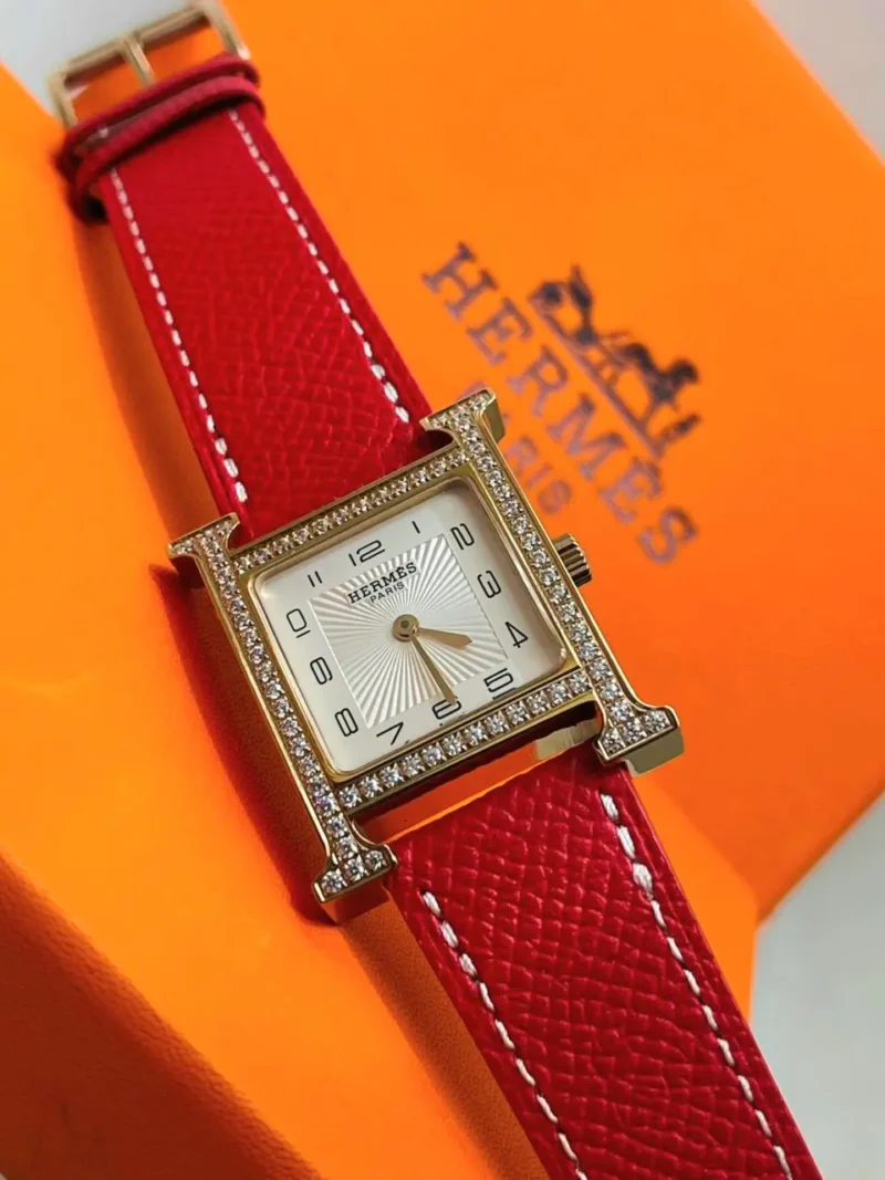 ساعة ايرميز نسائية