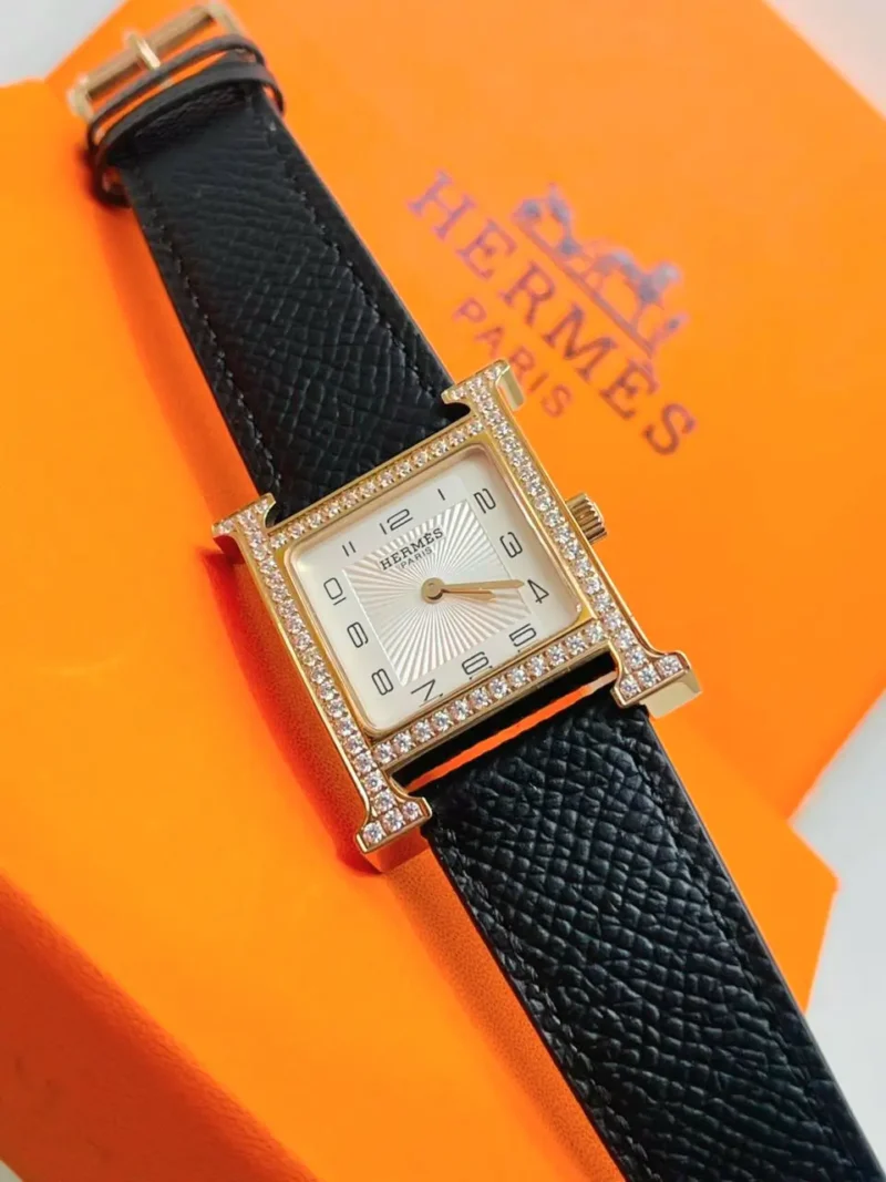 ساعة هرمز نسائي اسود