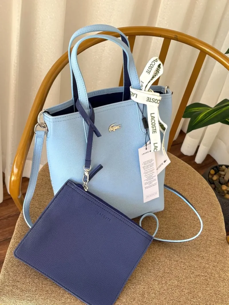 شنطة لاكوست سماوي