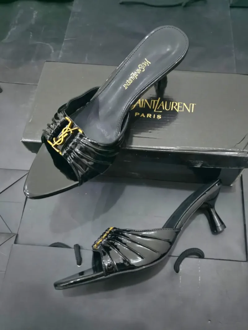 هيلز سان لوران اسود