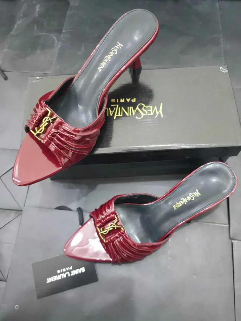 هيلز سان لوران متجر