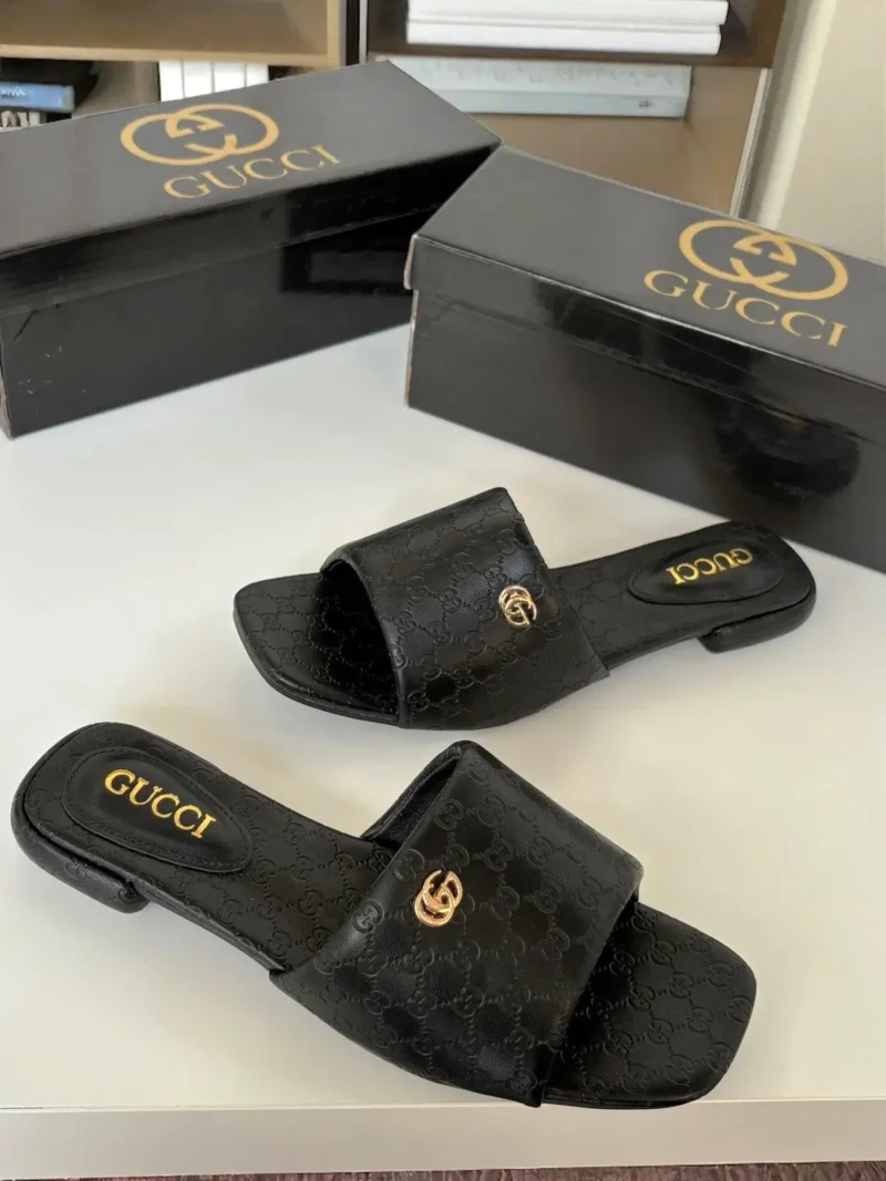 شبشب قوتشي نسائي