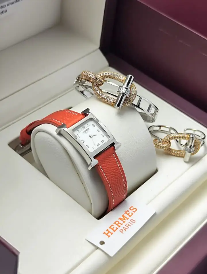 ساعة هيرميز نسائية