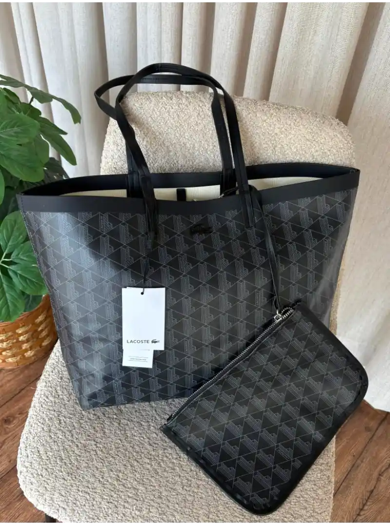 شنطة لاكوست سوداء حجم كبير