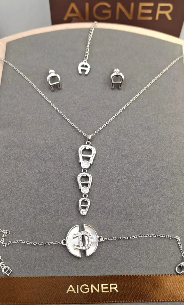 سلسال اقنر طقم نسائي