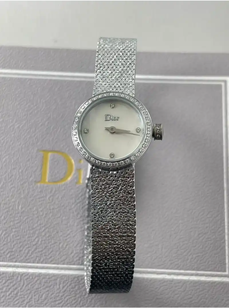 ساعه ديور نسائي كامل