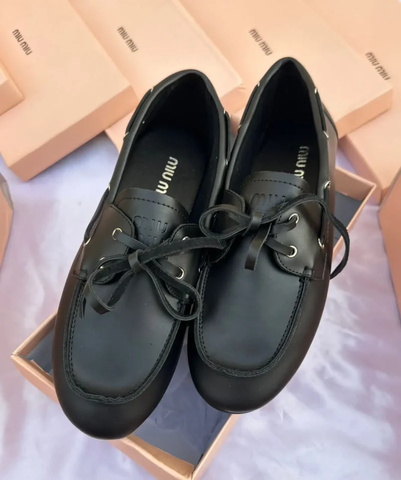 شوز ميو ميو اسود