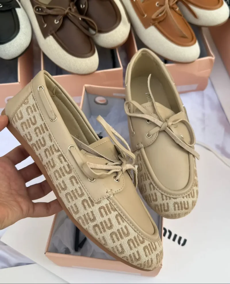 حذاء ميو ميو