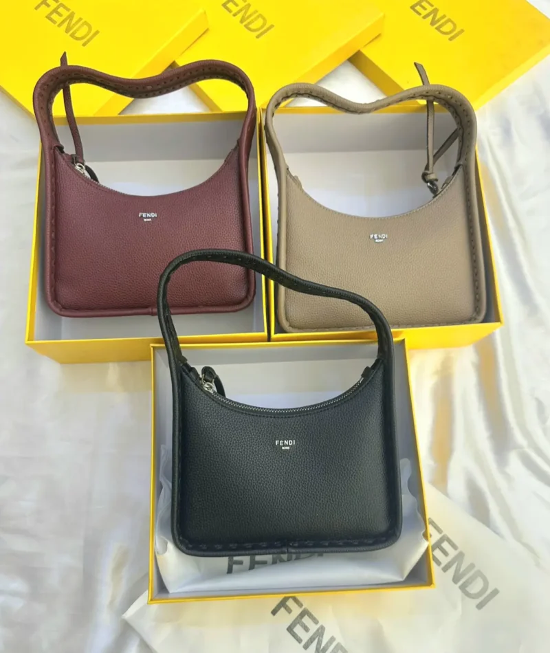 شنط كتف فيندي