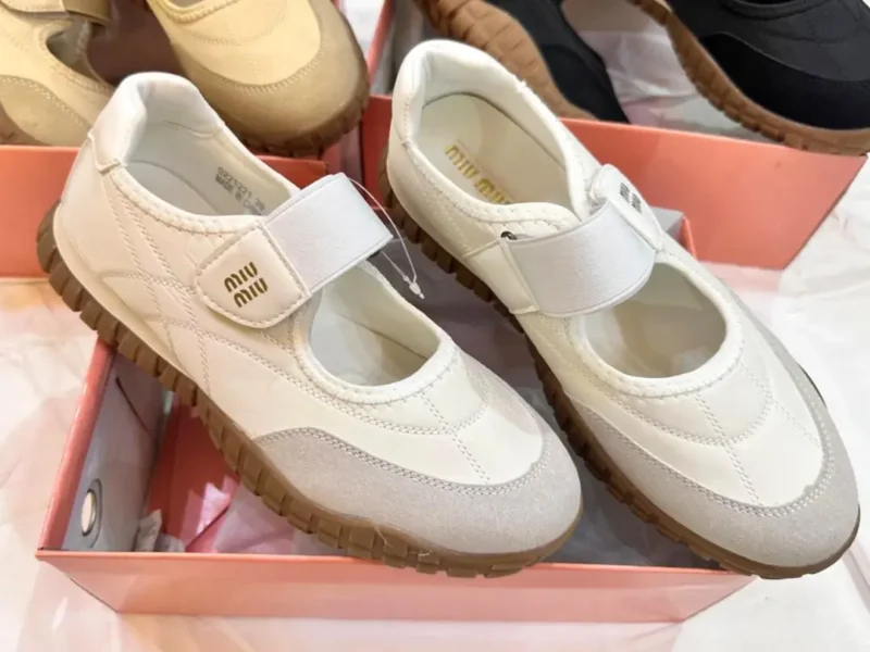 حذاء باليرينا ساتان ابيض