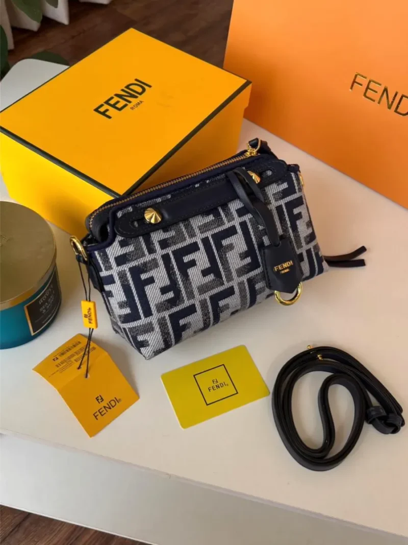 شنطة فندي باي ذا وي