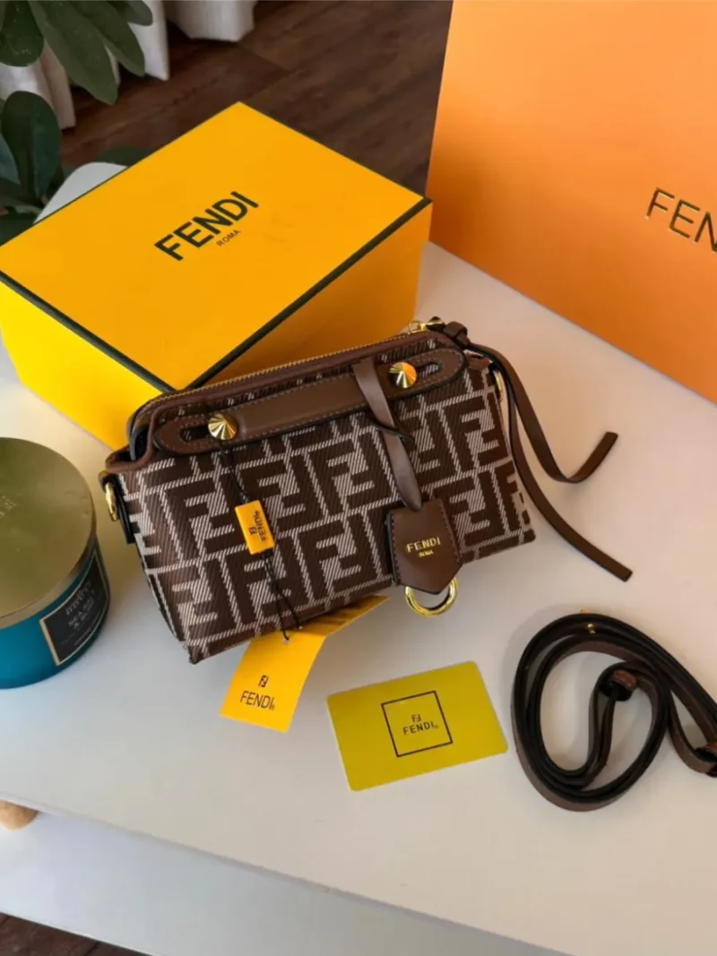 شنطة فندي نسائية