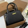 شنطة dkny سوداء