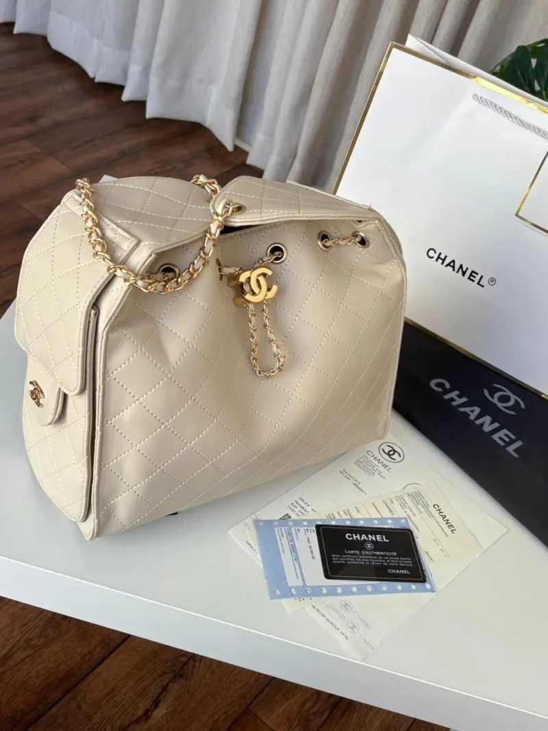 شنطة هوبو شانيل