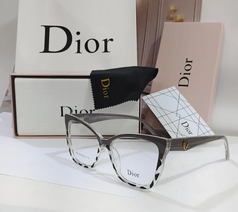 نظارة ديور شفافه