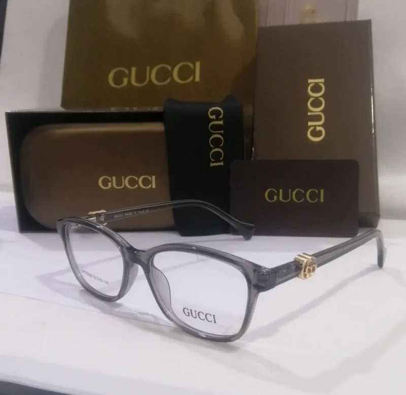 نظارة قوتشي شفافه