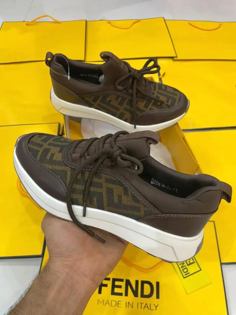 حذاء فندي نسائي رياضي