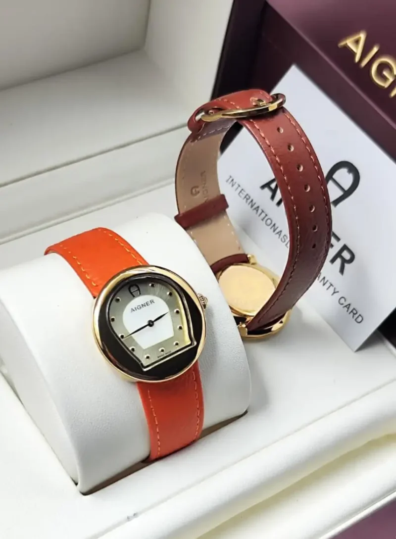 ساعات جلد نسائي في السعودية