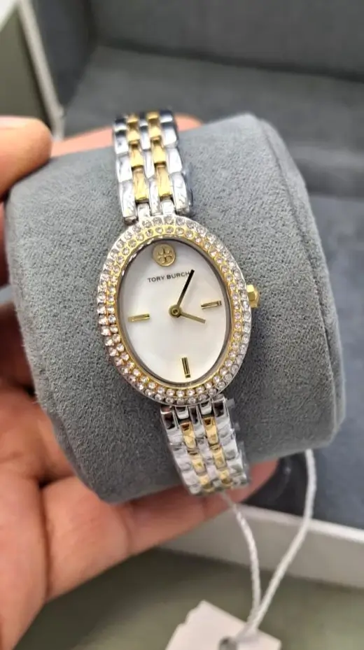 ساعة نسائية حجم صغير