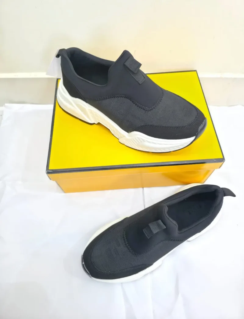 سنيكرز فندي نسائي