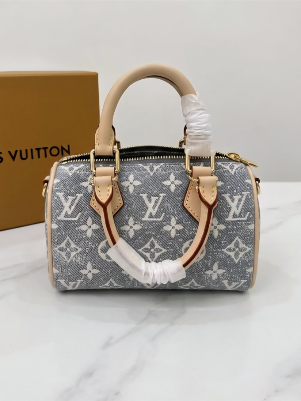 شنطه LV رمادي