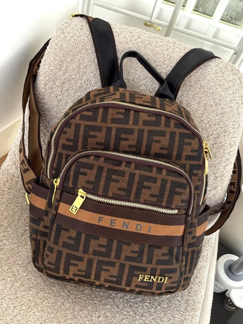 شنطه ظهر فندي