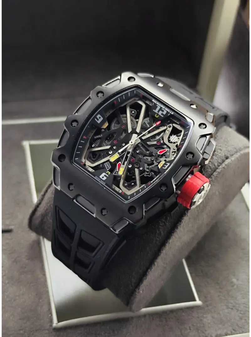 ساعة رياضية رجالية