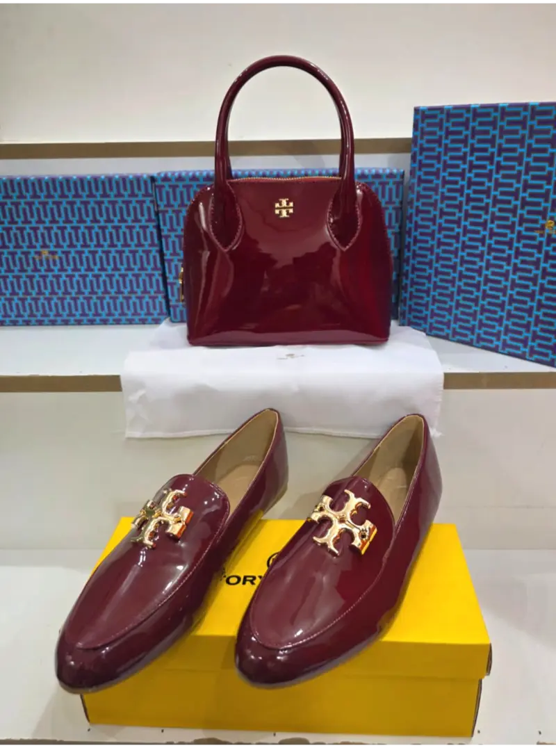 شنط وشوزات توري بورش