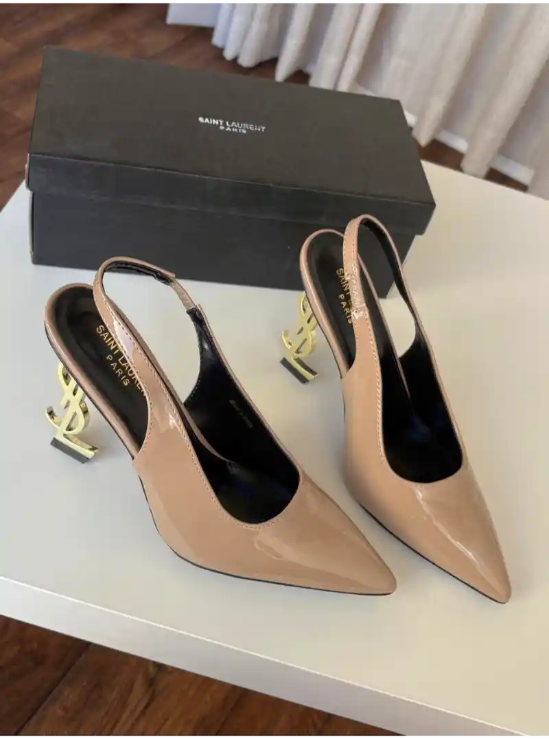 كعب سان لوران وردي