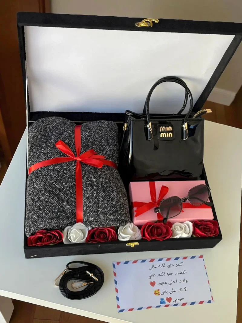 هديه شتويه سكارف وشنطه
