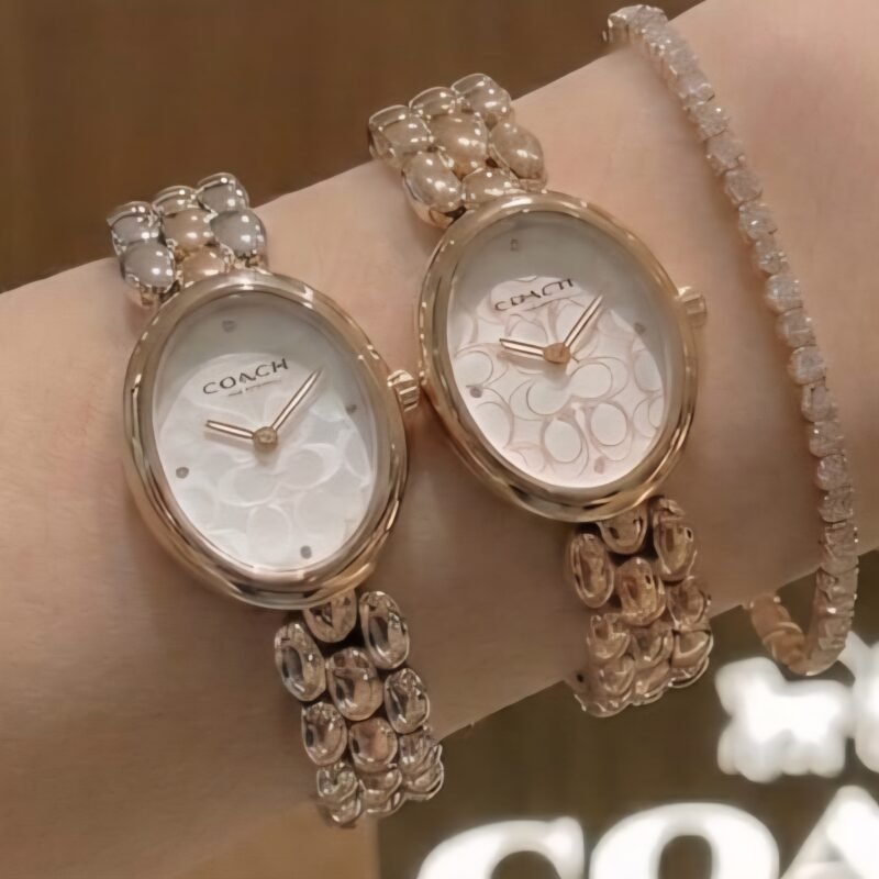 ساعات كوتش نسائية