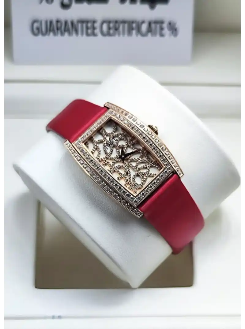 ساعه جلد احمر نسائي