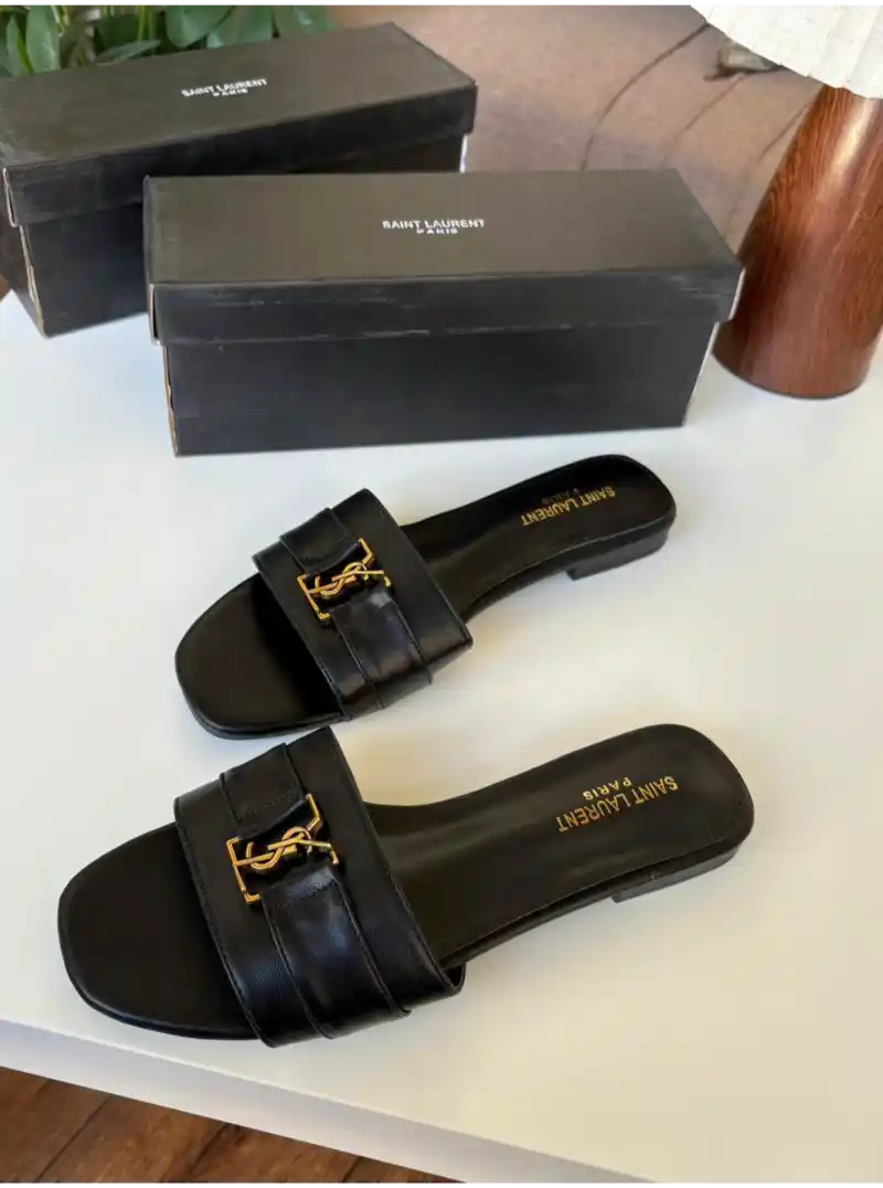 سليبر سان لوران اسود