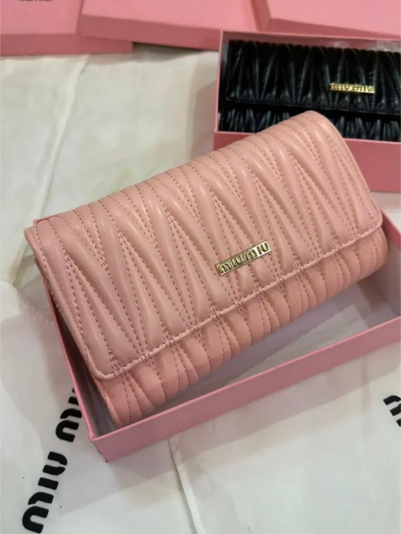 شنطه ورديه ميوميو