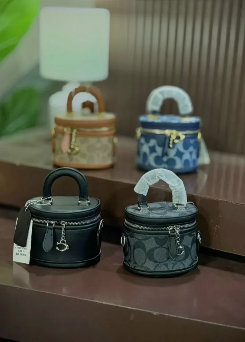 شنط كوتش دلو صغيرة